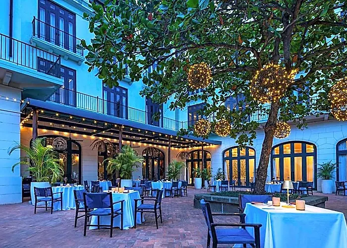 Santarena At Catalinas Hotel