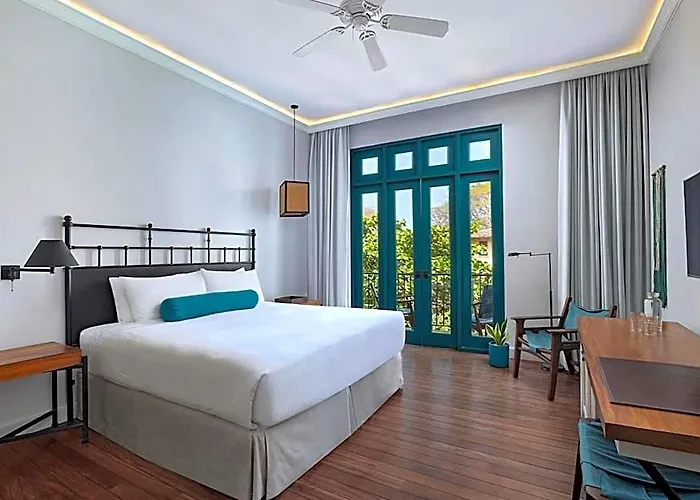 Santarena At Catalinas Hotel 4*
